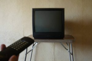 <img src="smart-vs-non-smart-tv.jpg" alt="Non-Smart TV vs Smart TV: Which One Should You Choose?"> 